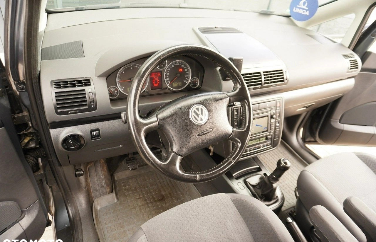 Volkswagen Sharan cena 19499 przebieg: 242600, rok produkcji 2007 z Żychlin małe 301